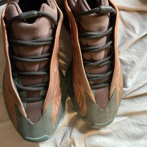 Yeezy 700 copper fades